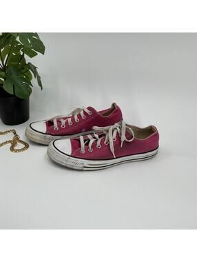 Pink Converse Low Top Sneakers Size 9 Women’s Skate Shoes